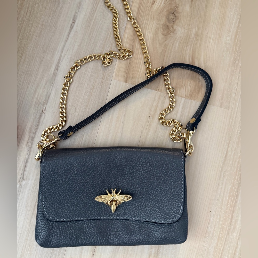 Elegant Black Leather Shoulder Bag with Gold Chain